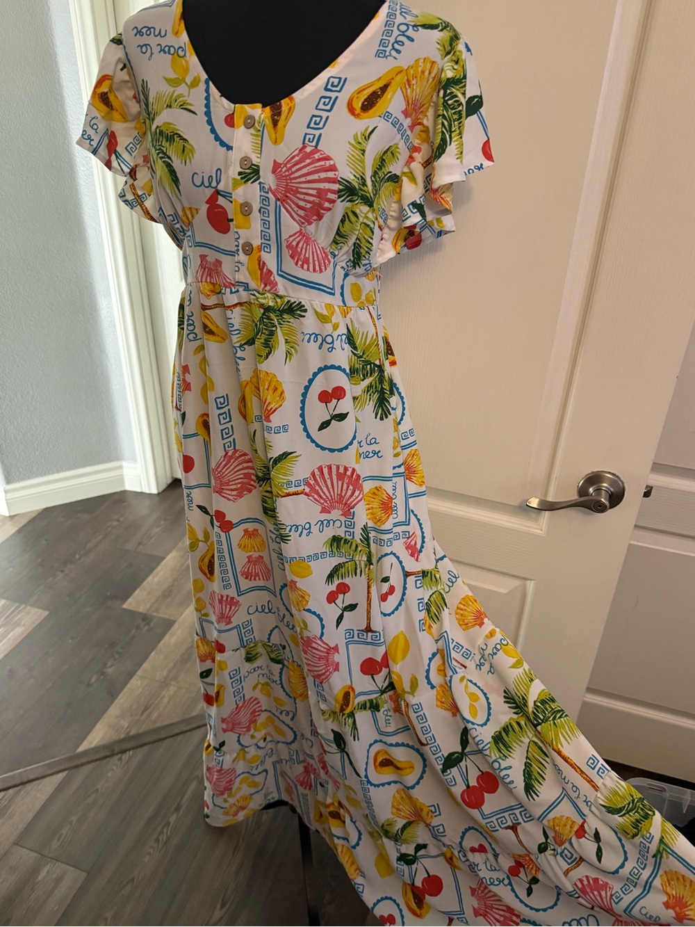 Inner Circle White Floral & Shell Print Maxi Dress Button Front Size Small NWT